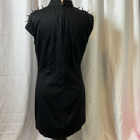 Widow Spike Epaulet Keyhole Dress Size 1X - Picture 5 of 5